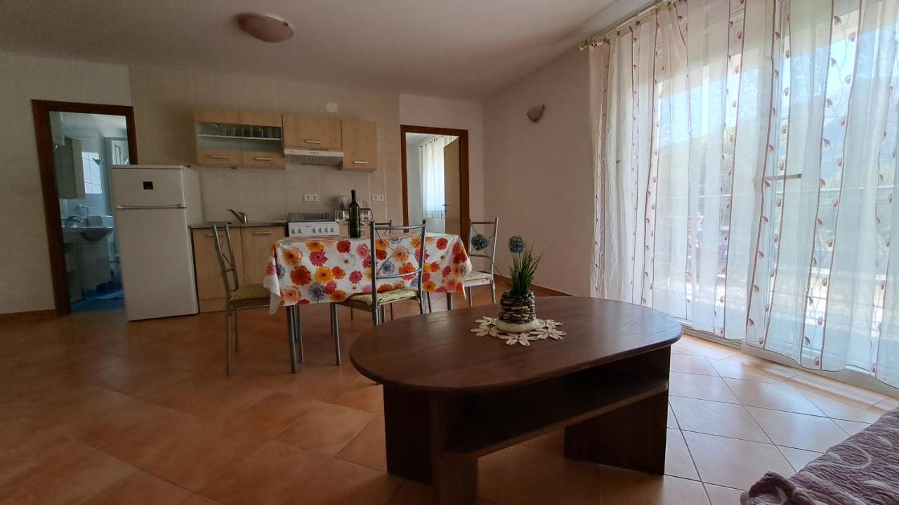 Cozy Apartments Baska Екстериор снимка