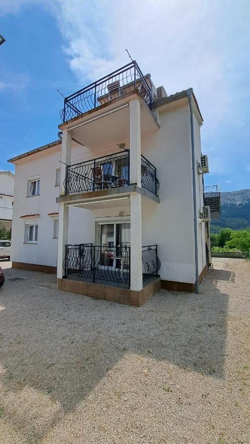 Cozy Apartments Baska Екстериор снимка